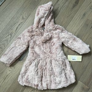 Brand new with tags Widgen 6X faux Fur coat